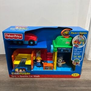 NEW! 2009 Fisher Price "Little People" Spin 'n Sparkle Car Wash